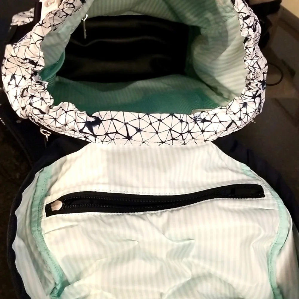 Lululemon Travelling Yogini Rucksack in Star Crushed White Deep Navy/Naval Blue